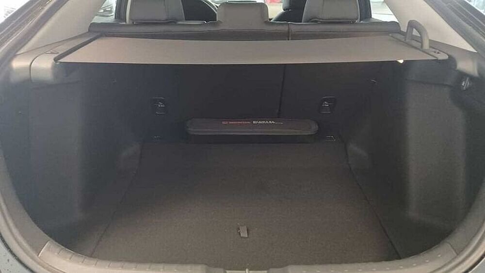 Honda Civic E: Hev 2.0 i-MMD CVT Elegance