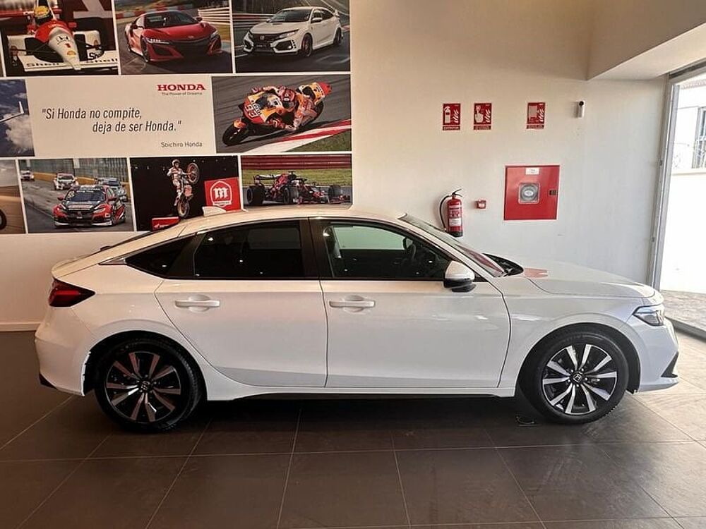 Honda Civic E: Hev 2.0 i-MMD CVT Elegance