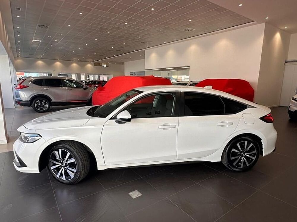 Honda Civic E: Hev 2.0 i-MMD CVT Elegance