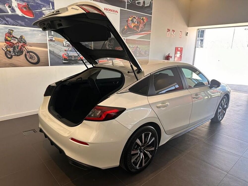 Honda Civic E: Hev 2.0 i-MMD CVT Elegance